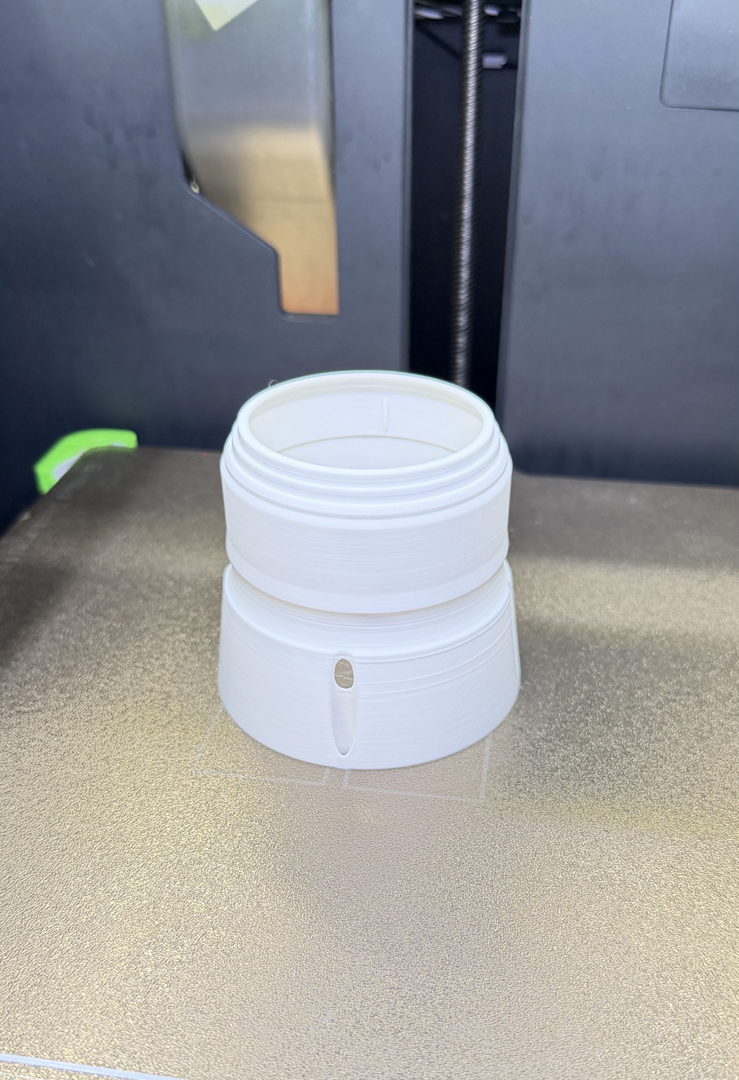Miniatura 3 do modelo 3D Floating Drink Holders