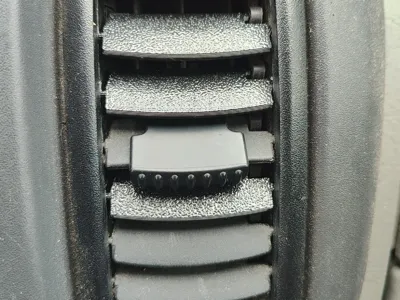Replacement air-vent louvre fins, Renault Trafic