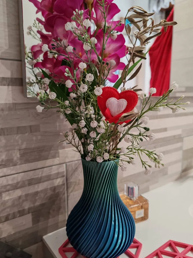 VASO DECORATIVO ASPIRALE IN MODALITA' VASEMODE