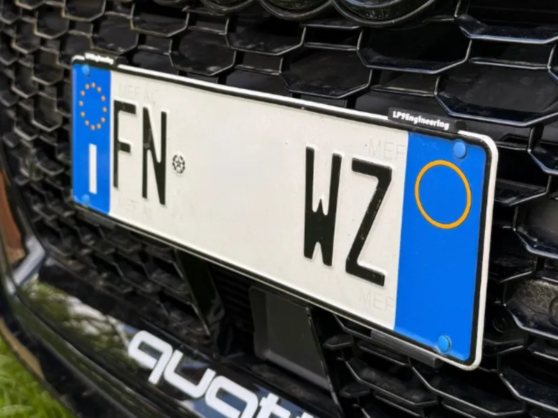 Portatarga a Sgancio Rapido Griglia Audi A3