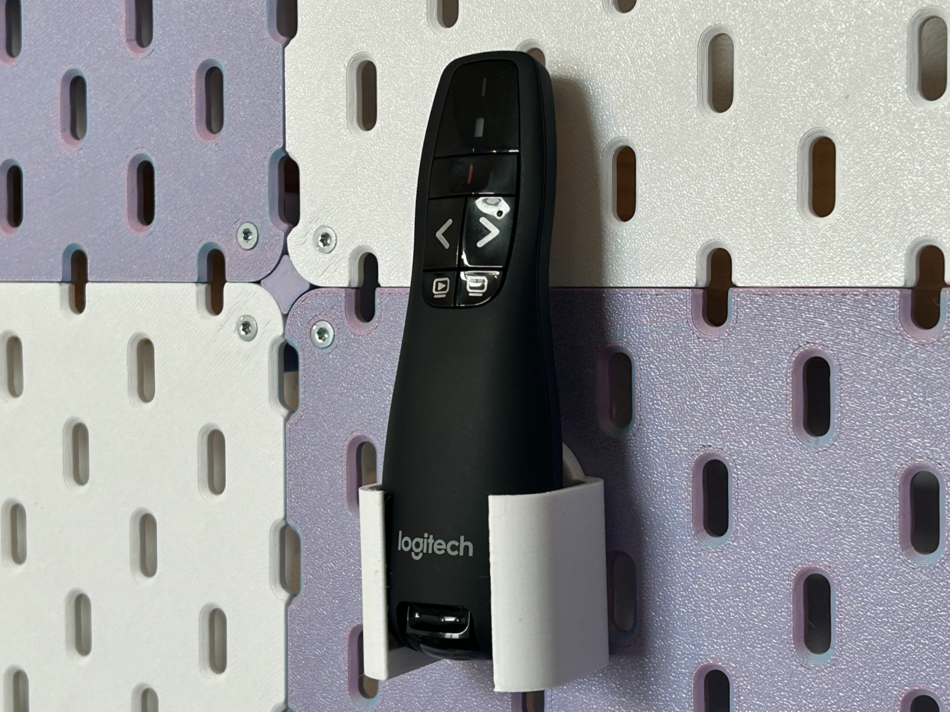 Logitech R400 Pointer Holder IKEA Skadis T-Clip