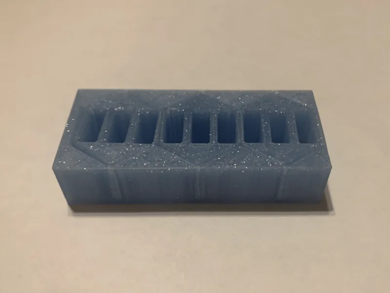 9 USB-A flash drive holder