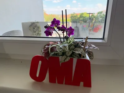 Oma flower vase