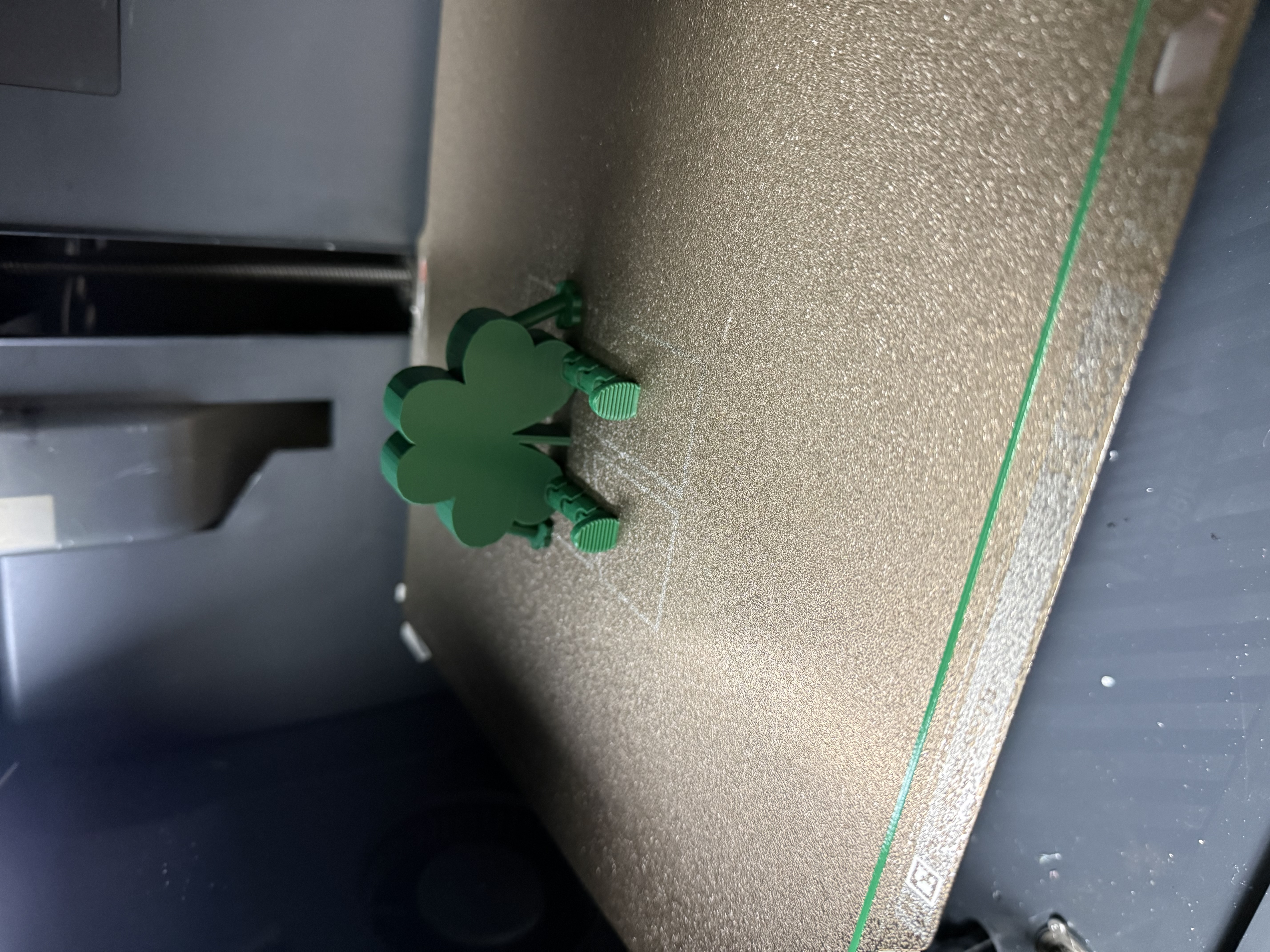 Miniatura 2 do modelo 3D Four Leaf Clover Buddy 