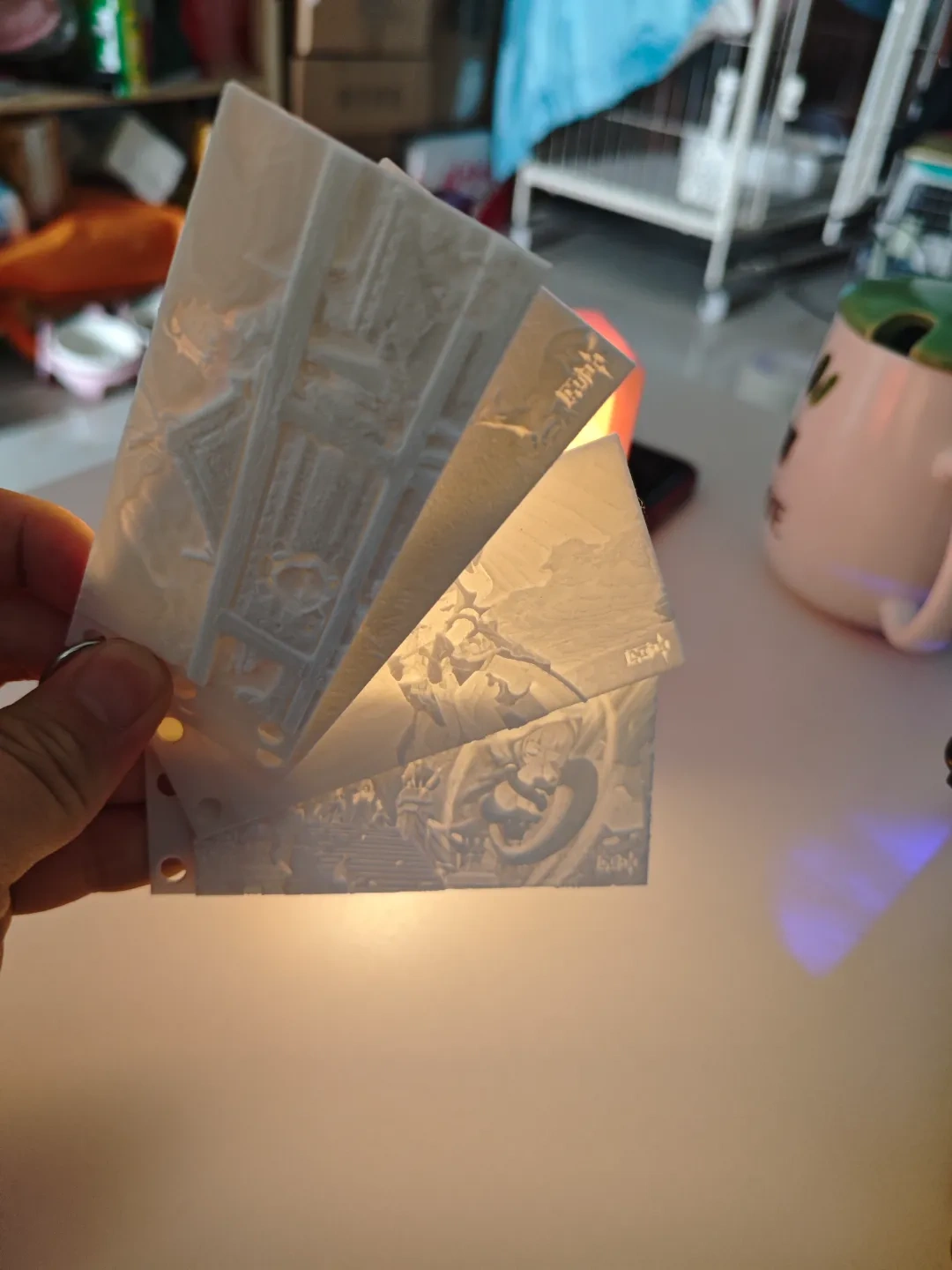 Miniatura 2 do modelo 3D 浮雕画片手持小灯_原神早柚