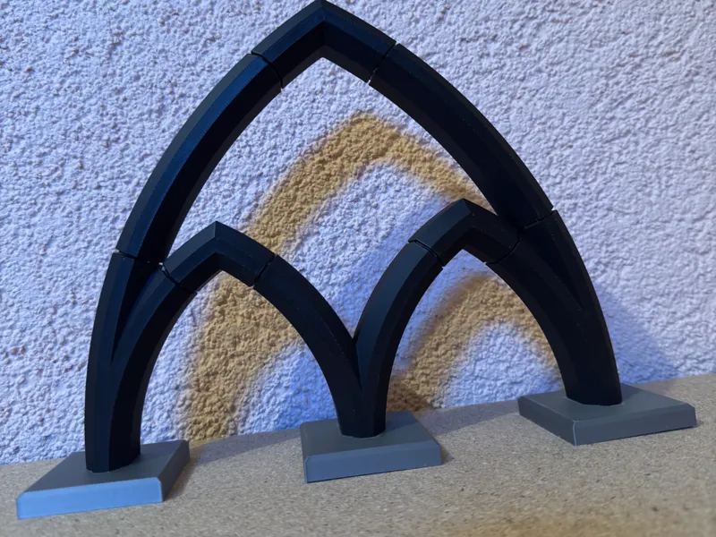 Maßwerk mit Standfüßen 