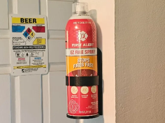 First Alert EZ Fire Spray Mount