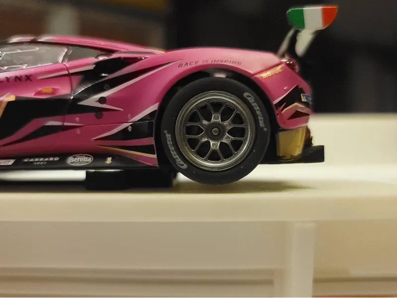 Slot car 132 garage car riser