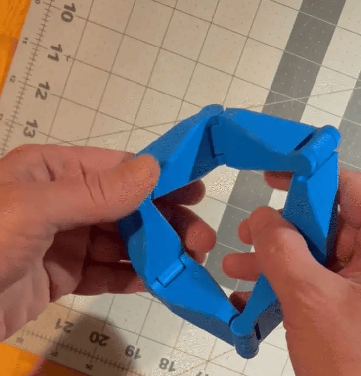Triangle Twist Fidget