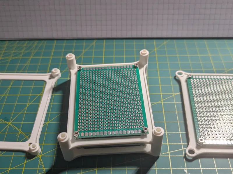 Protoboard 5x7 (cm) stackable mount