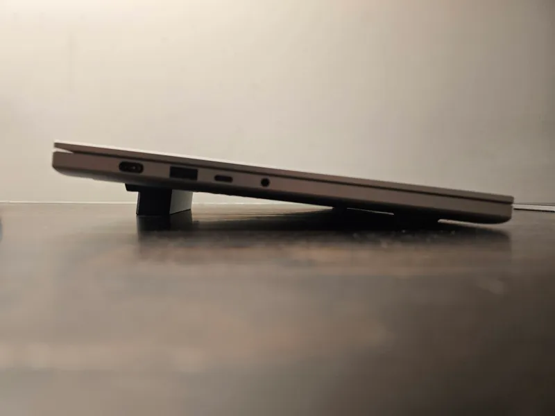 Magnetic Laptop Stand for Razer Blade 14 (2025)