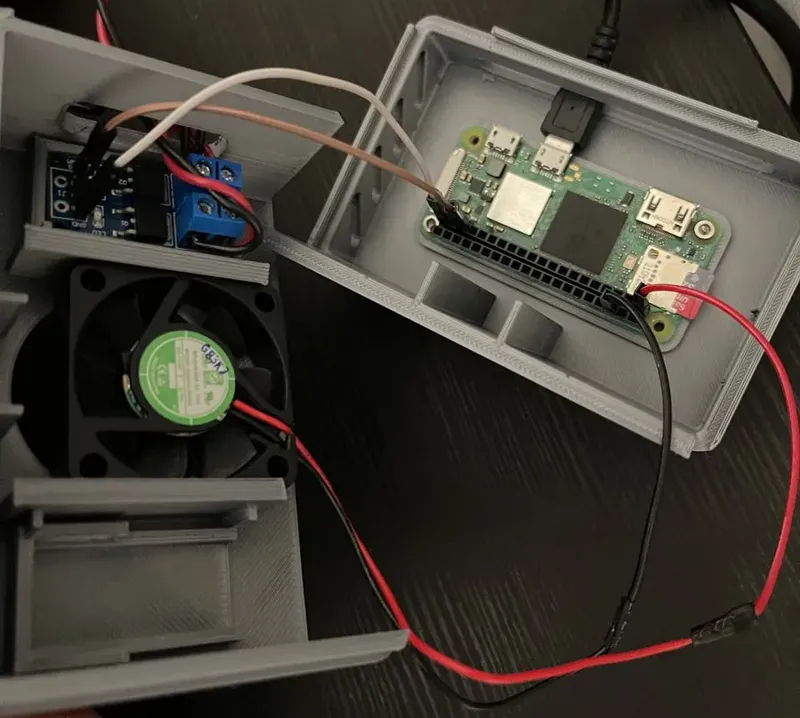 Raspberry Pi Zero 2W case