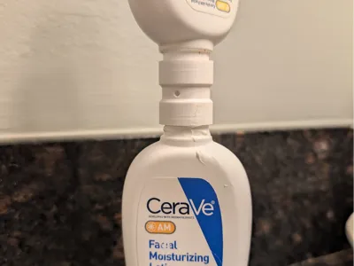 Facial Moisturizer/Lotion Bottle Transfer Cap