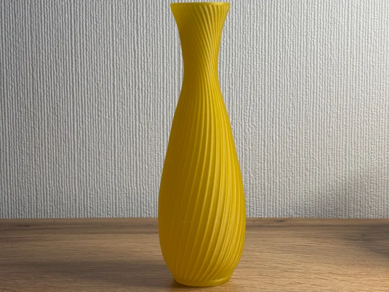 Schlanke Vase im Rillemuster 13cm