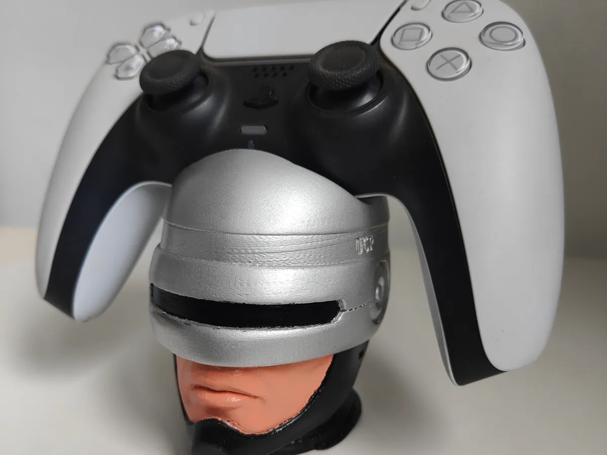 Support manette universel façon Robocop