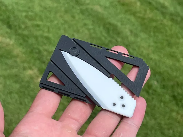 Folding Card Knife - Fits in your wallet!