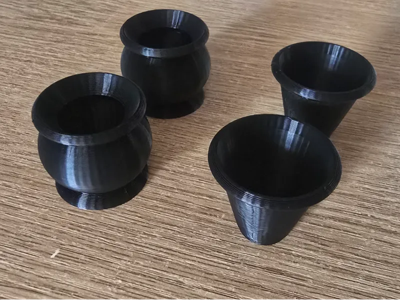 Plant pots for 1:12 scale dolls house