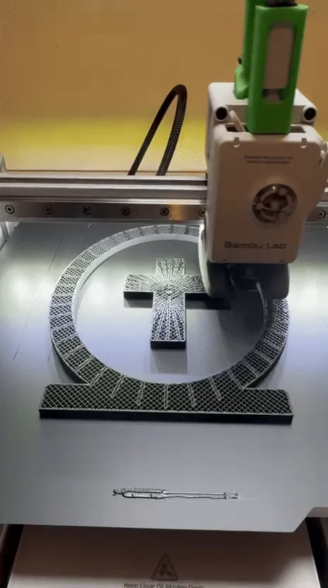 String Art Kreuz – moderne Deko mit Fadeneffekt view 2
