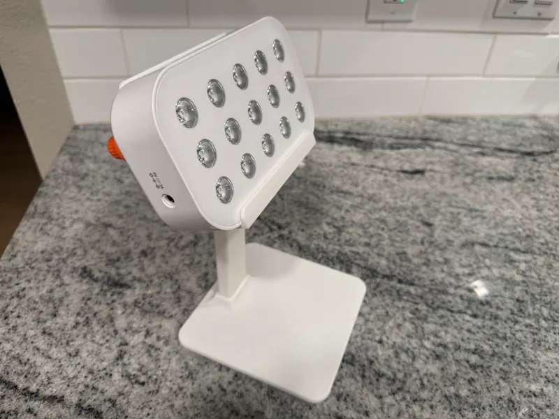 Lume Box Stand