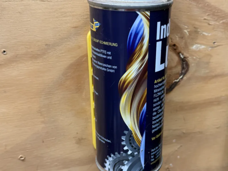Halterung für Spraydosen mit Magnet 