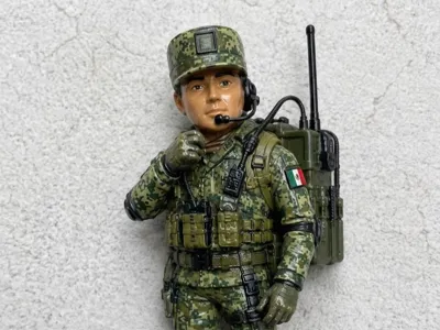 Mexican Comms Soldier SEDENA w/keychainn