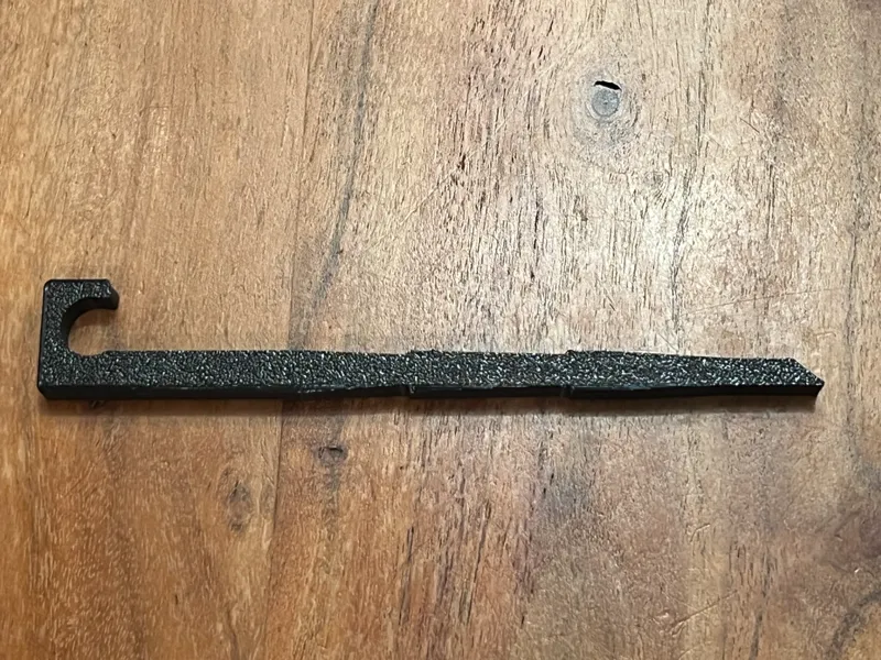 Fixing pin for 12mm irrigation garden hose