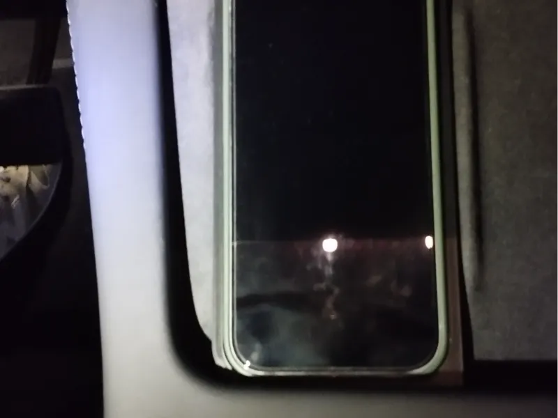 iPhone 15 mount for 2021 Tesla Model 3