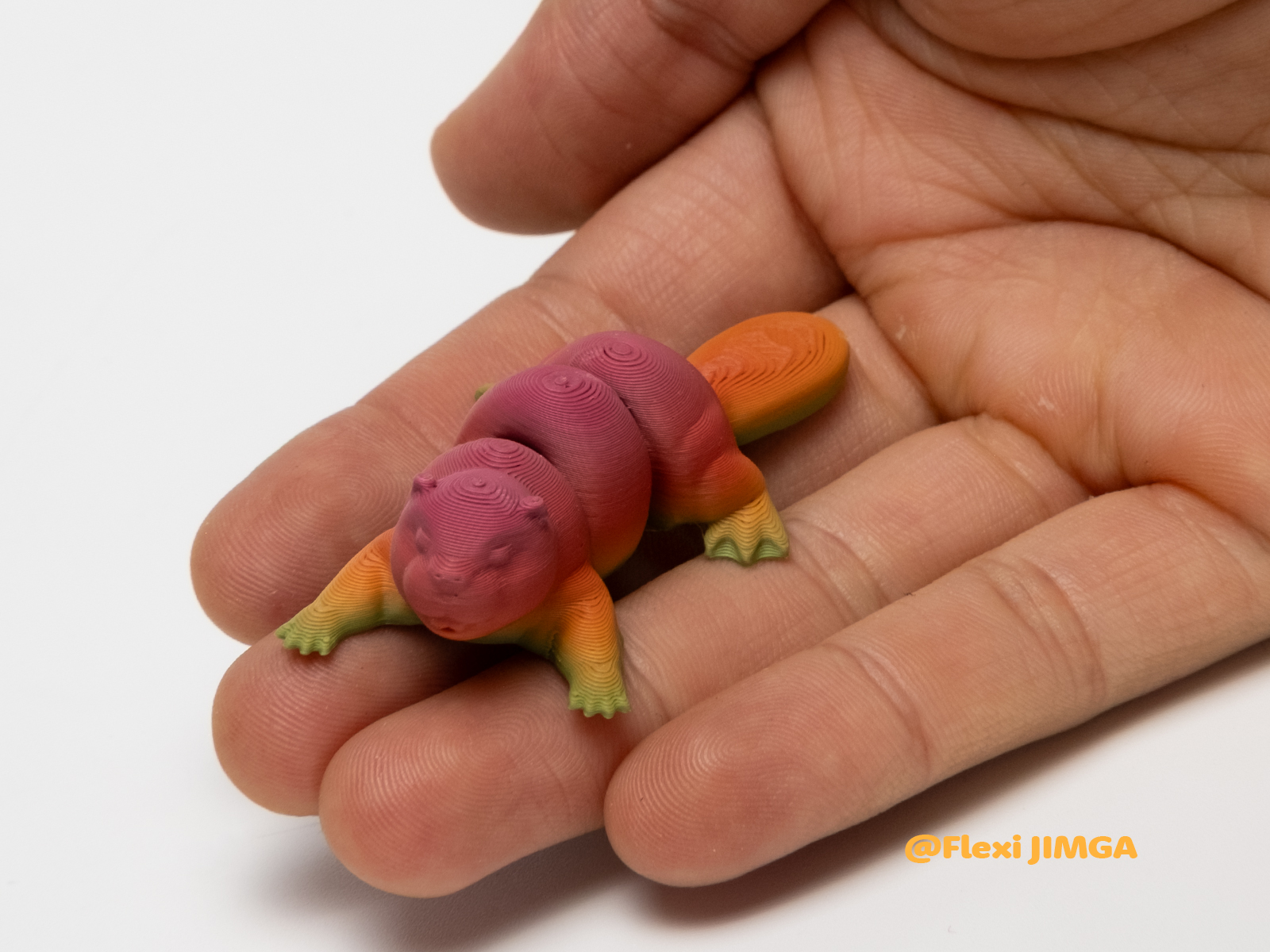 Miniatura 1 do modelo 3D Tiny Beaver– Articulated Keychain