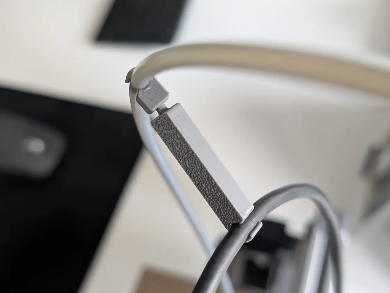 Cable clip with 360 degree rotation view 3