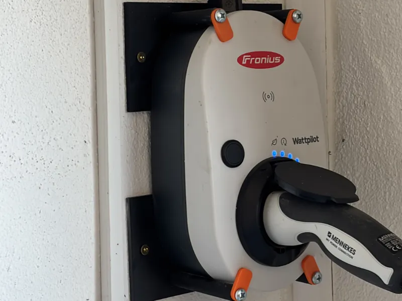 Fronius Wattpilot Wandhalterung