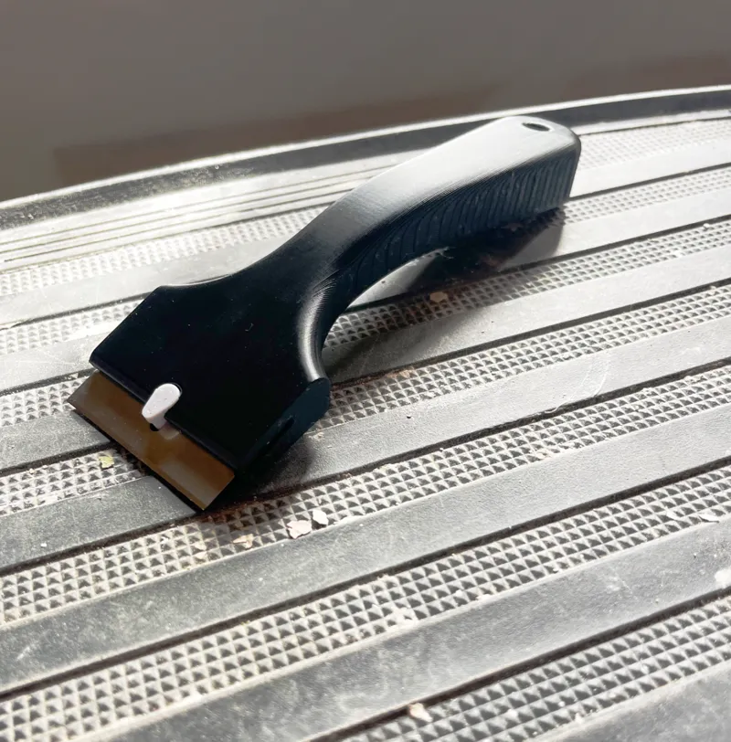 Razor Scraper with Blade Lock