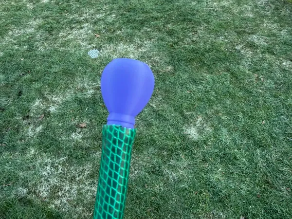 Amorce de siphon pour tuyau d'arrosage