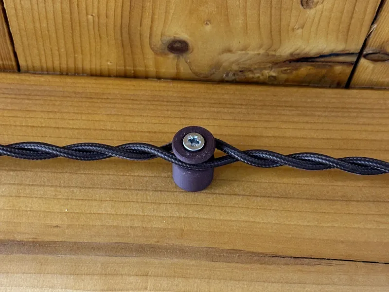 Isolatore vintage per cavi intrecciati