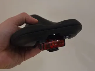 Halter für Fahrradlicht/ Rücklicht Sattel (Cube)