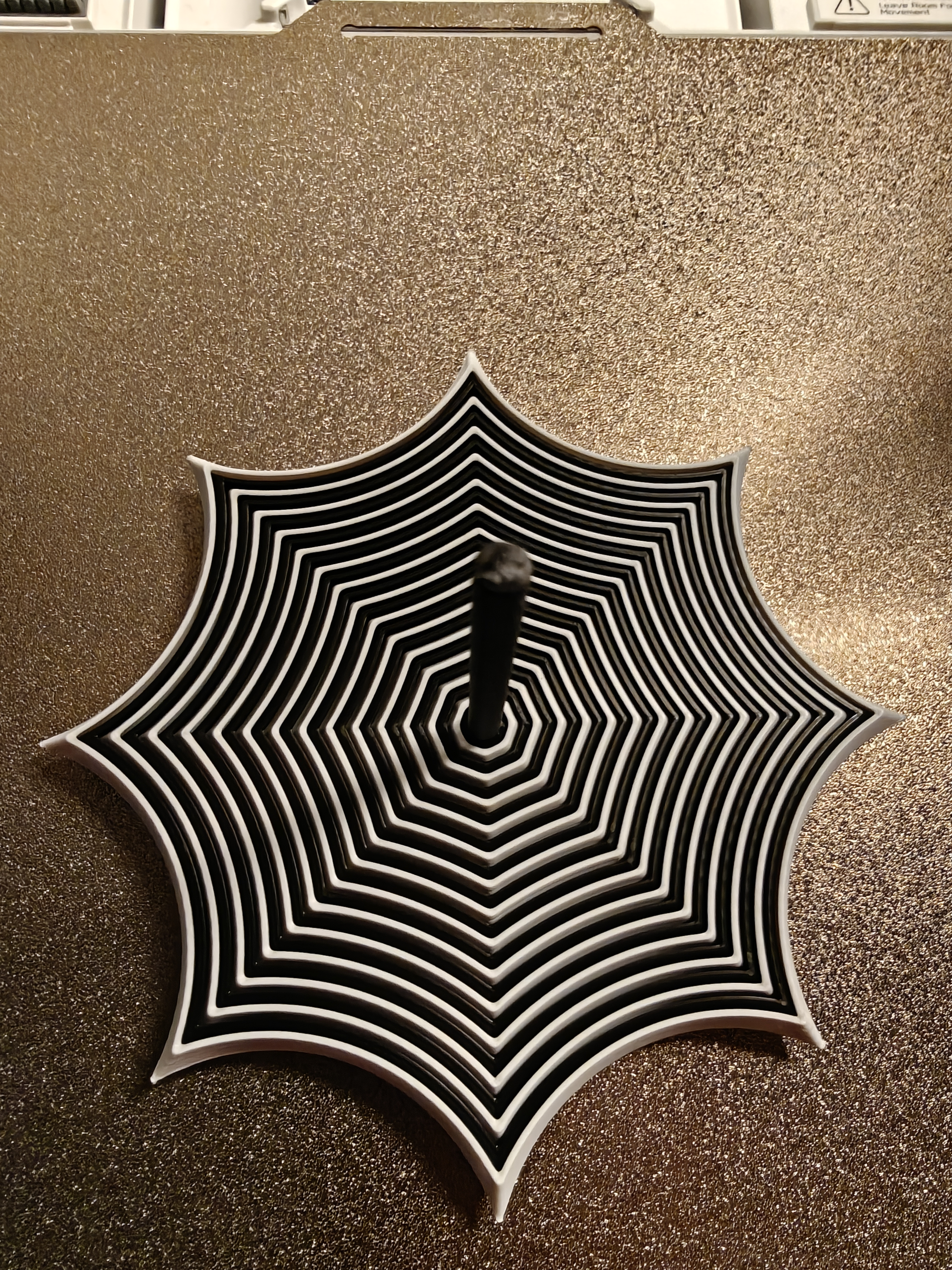 Miniatura 2 do modelo 3D Spider Web Vortex Fidget with Handle