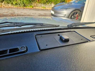 Volvo 240 GPS mount for dashboard