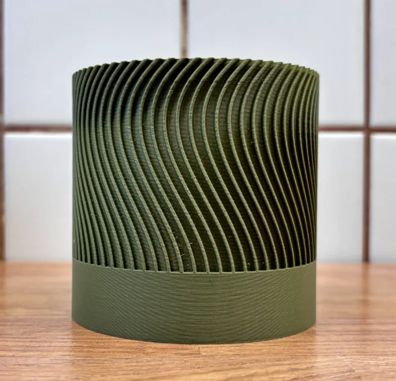 Curve pattern planter 2
