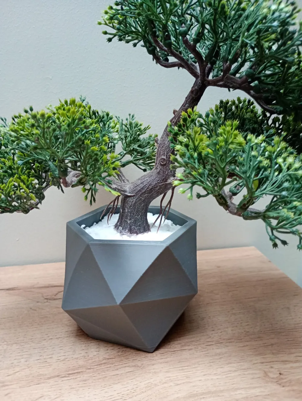 Modern Low Poly Planter - Free 3D Print Model - MakerWorld