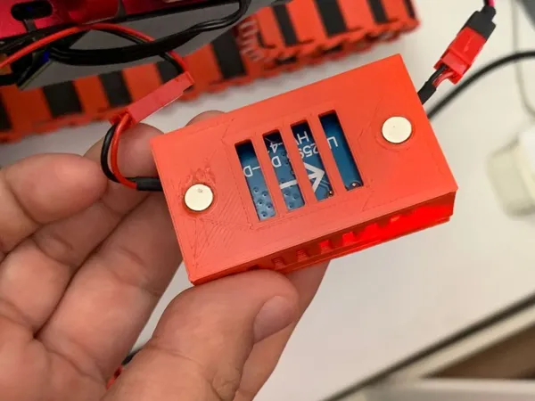 Boîtier pour convertisseur LM2596 avec aimants