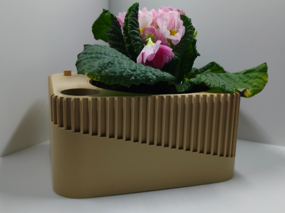 Self-Watering Planter with Level Indicator