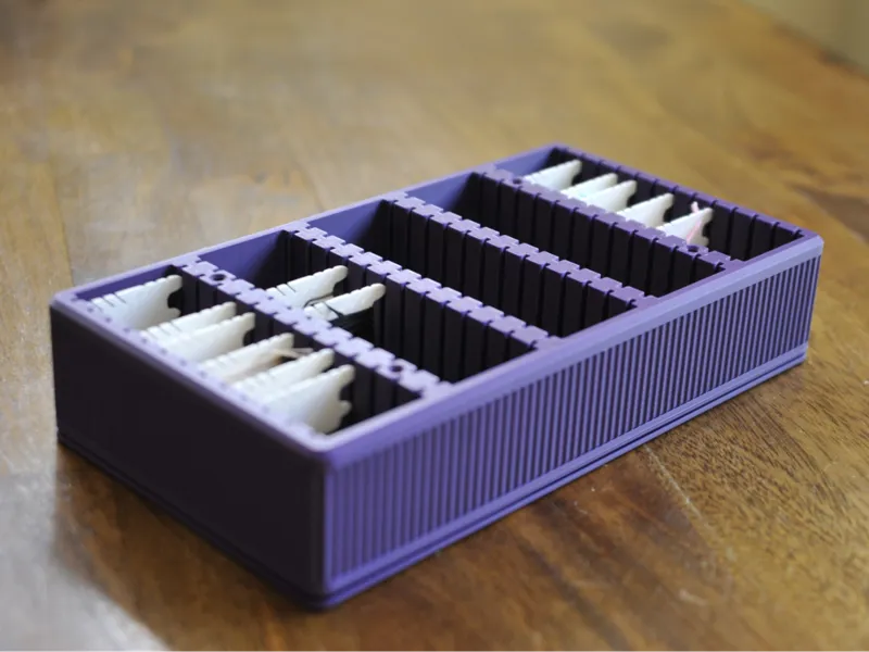 Lidded Bobbin Box (Embroidery Floss)