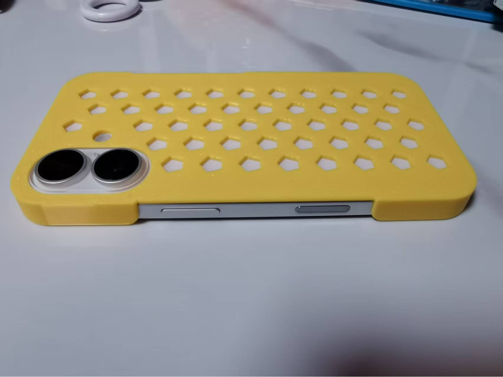 Iphone 16手机壳 Super Fit! 绝佳手感！（无任何Logo）