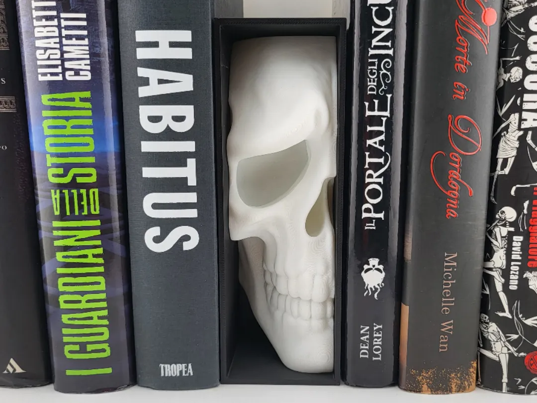 Sad Skull Book Nook – 3D Printable Library Decor by Mad power MakerWorld: Download Free 3D Models - 3D model önizlemesi