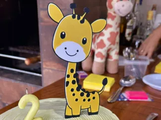Girafa Topo de Bolo 