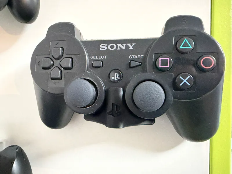 PS3 - Controller - Wall Mount