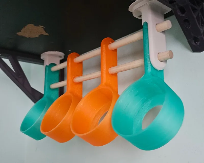 under shelf spray can holder