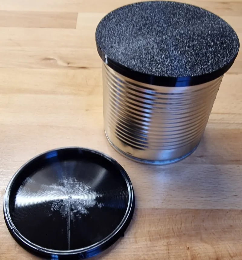 Dekl - tin can lid