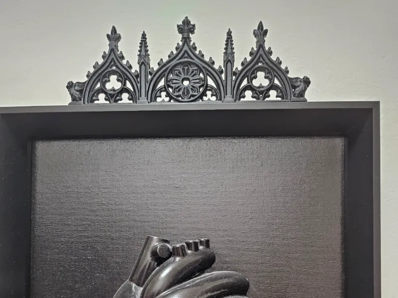 cornice decorazione gotica