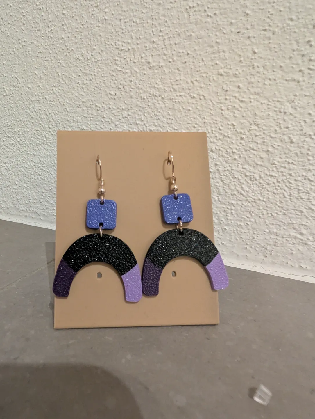 Modern Earrings v004 view 2