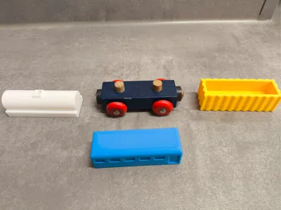 Interchangeable Eichhorn train attachments